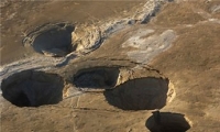 تزايد عدد الحفر حول البحر الميت من الجانب الاردني