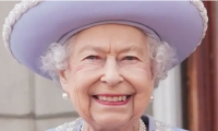 إعلام بريطانيا: أبناء الملكة إليزابيث وحفيدها يتواجدون معها ووضعها الصحي خطير