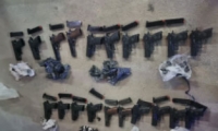 احباط عملية تهريب 20 مسدسًا من الأردن بمنطقة النقب واعتقال شابين