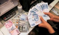 الليرة التركية تهبط لقاع غير مسبوق عند أكثر من 17.5 مقابل الدولار