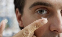عدسات لتحسين الرؤية تُعالج حساسية العين