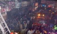 مقتل 13 في حريق هائل بمركز تجاري في باكستان