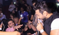 تامر حسني يحتفل مع جمهوره الأردني بعيد ميلاده على المسرح
